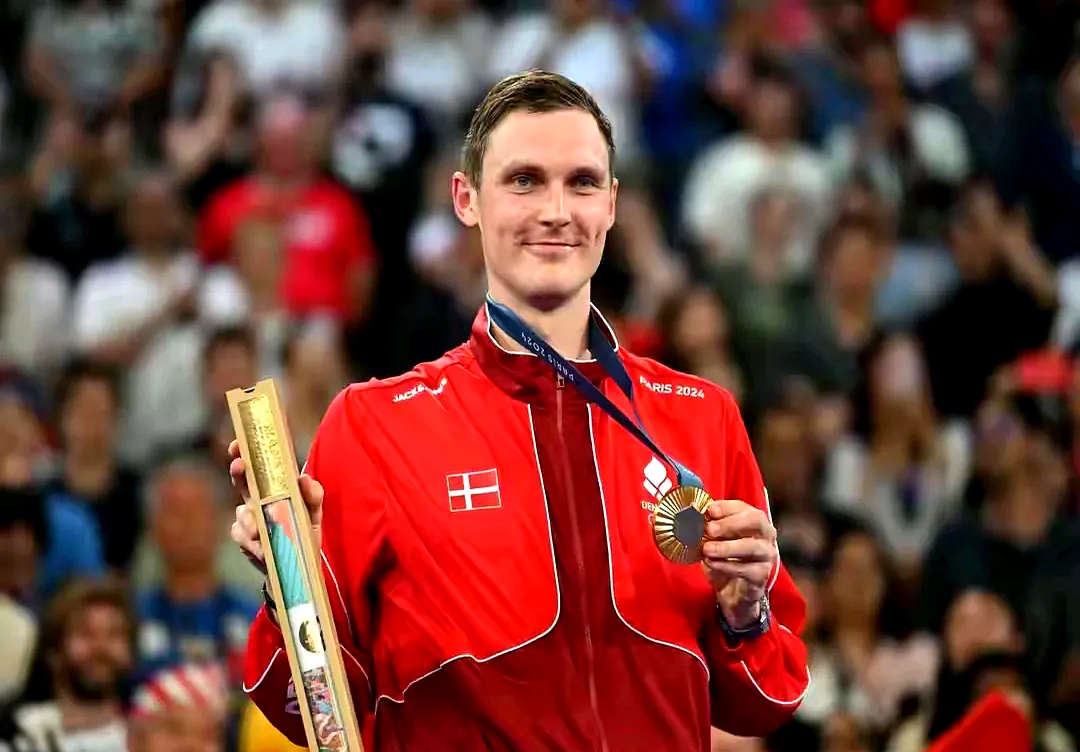 中国羽毛球队轻取英格兰羽毛球队,安赛龙绝境逆转的简单介绍 中国羽毛球队轻取英格兰羽毛球队,安赛龙绝境逆转的简单介绍