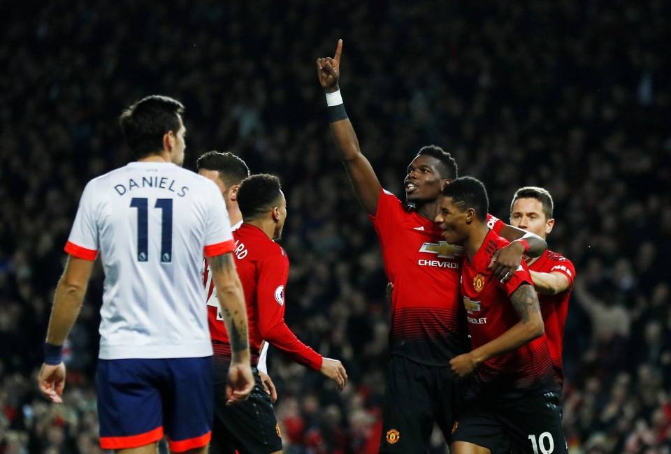 关于曼联客场战胜伯恩茅斯，取得连胜的信息