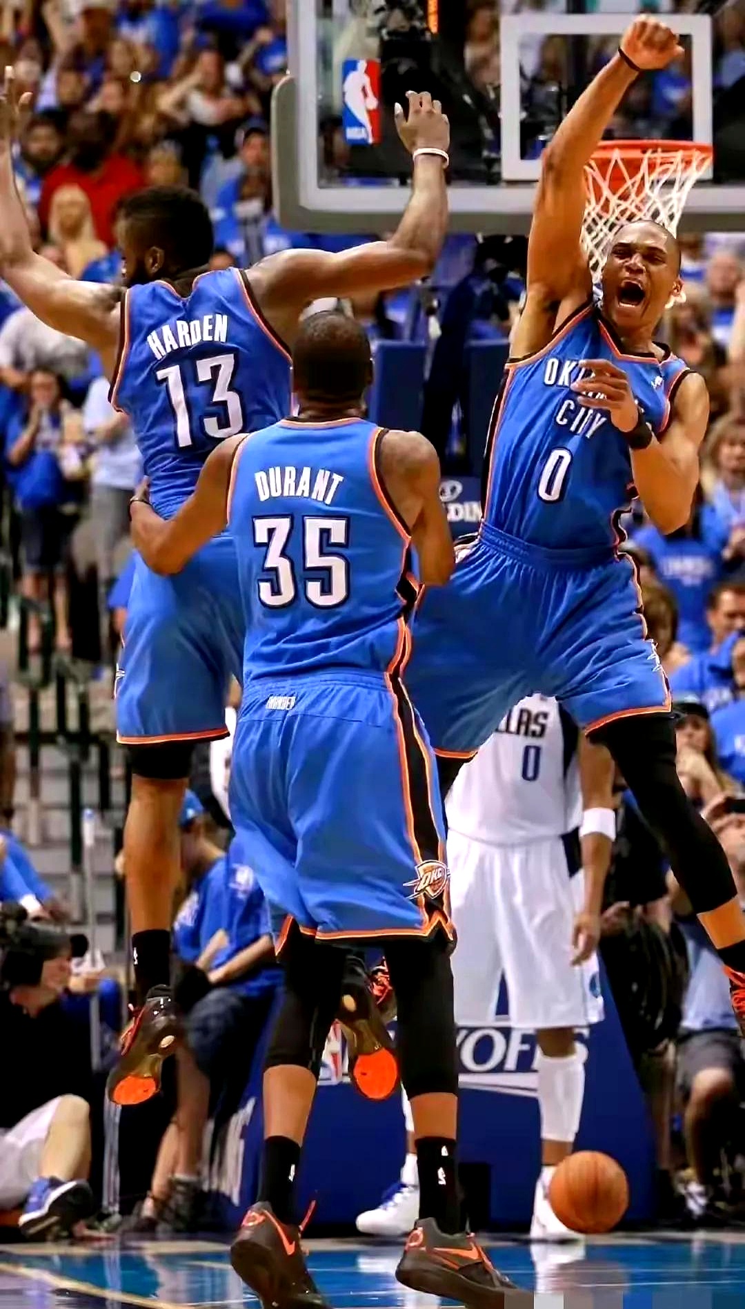 包含篮板大战打破记录，场上硬仗的词条