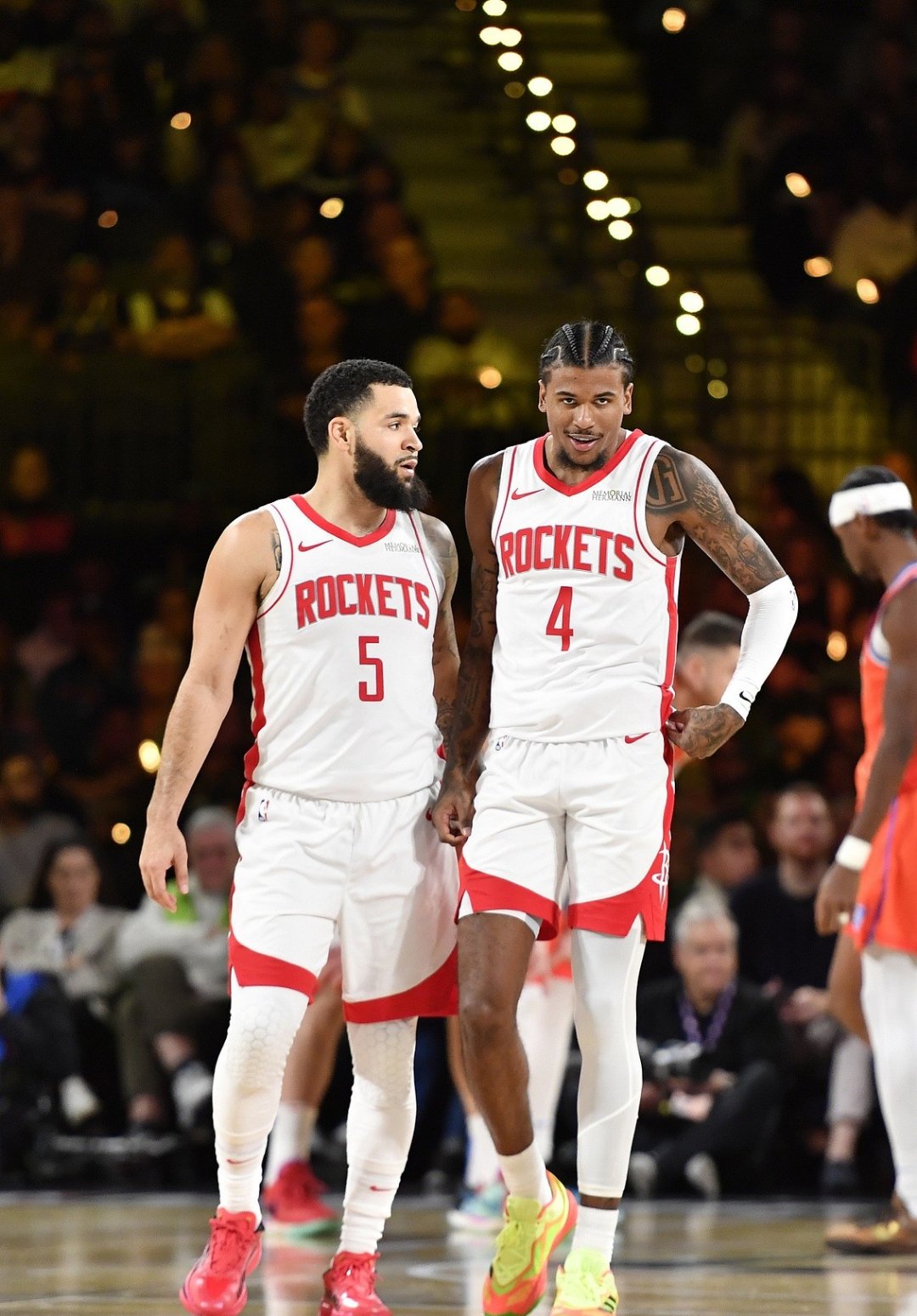 关于火箭全队合作，战胜犹他爵士队的信息