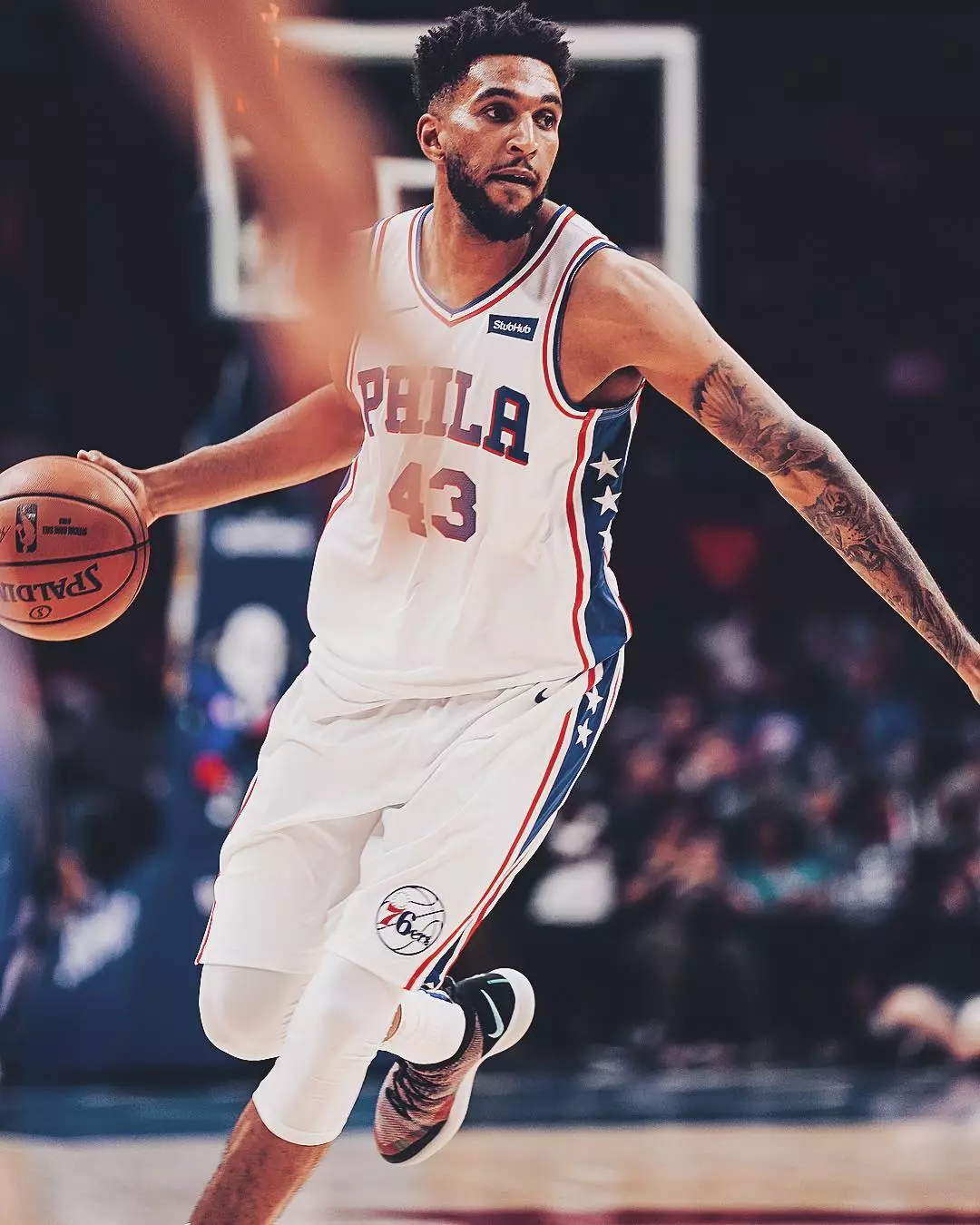 包含罗马豪取胜利，赢得全场欢呼的词条