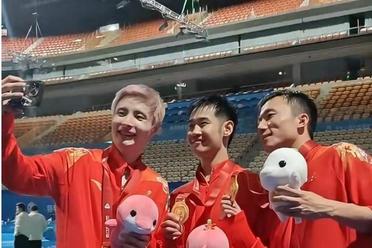 关于中国队鏖战韩国队，石宇奇带队取胜的信息